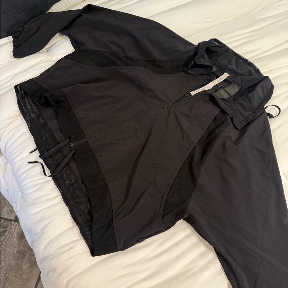 Lulu Lemon Athletica Lightweight Black Zip Windbreaker